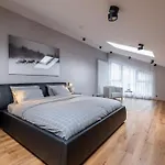 Luxurious House In An Exclusive Complex, Mount View