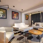 Villa Luxurious House In An Exclusive Complex, Mount View