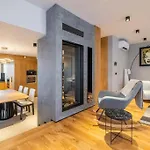 Villa Luxurious House In An Exclusive Complex, Mount View *