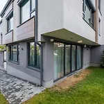 Villa Luxurious House In An Exclusive Complex, Mount View *