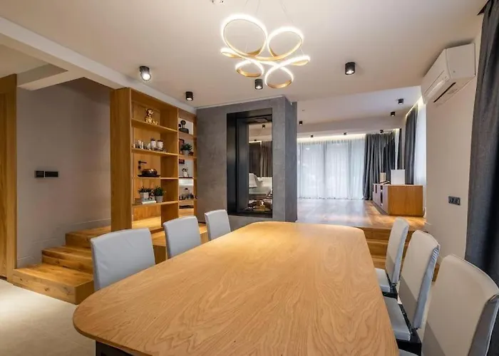 Luxurious House In An Exclusive Complex, Mount View ソフィア