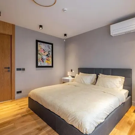 Vilă Luxurious House In An Exclusive Complex, Mount View *