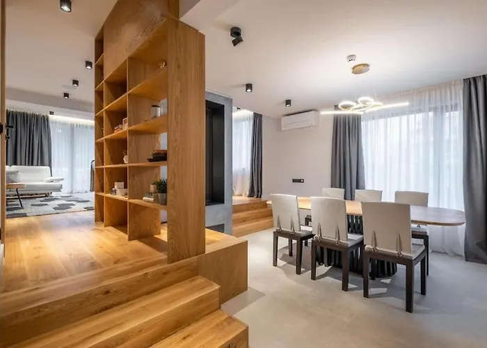 Luxurious House In An Exclusive Complex, Mount View