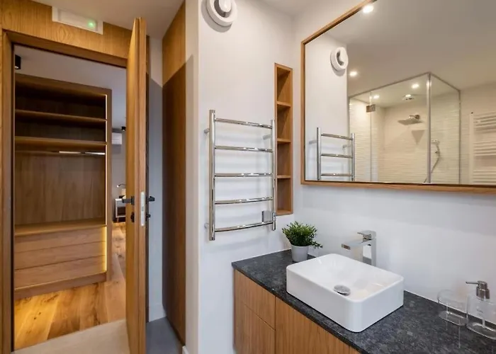 Luxurious House In An Exclusive Complex, Mount View 索菲亞