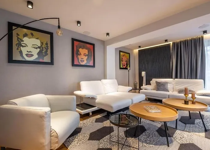 别墅 Luxurious House In An Exclusive Complex, Mount View