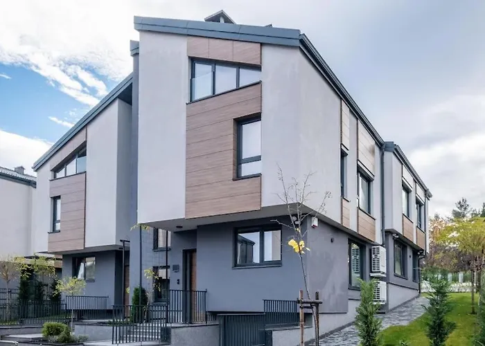 Luxurious House In An Exclusive Complex, Mount View 别墅 索菲亞