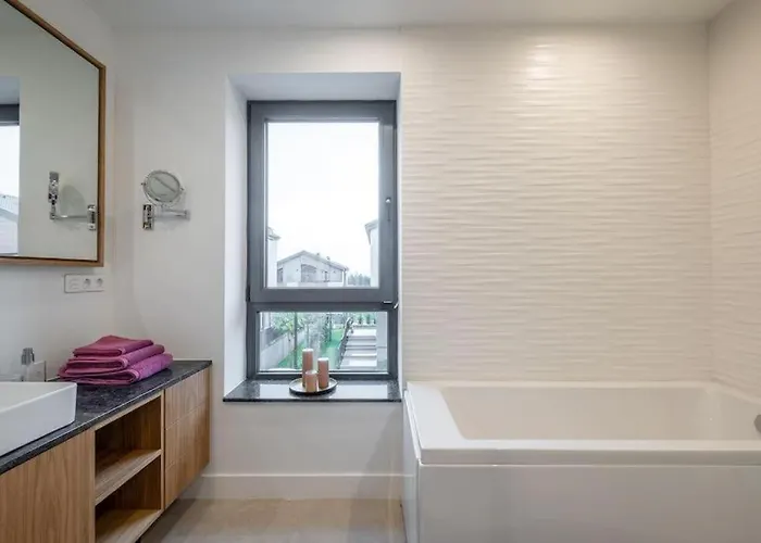 Luxurious House In An Exclusive Complex, Mount View 索菲亞