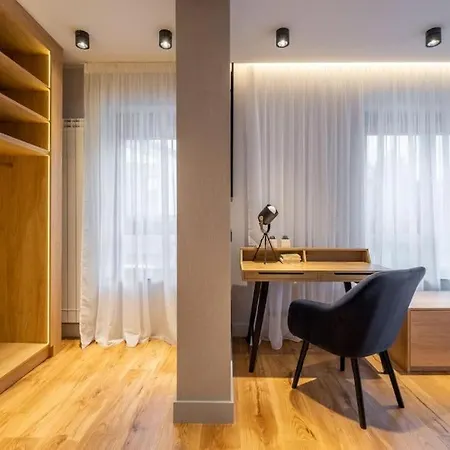 Luxurious House In An Exclusive Complex, Mount View