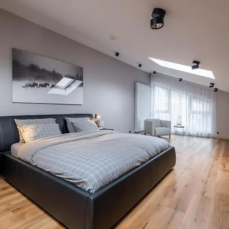 Luxurious House In An Exclusive Complex, Mount View