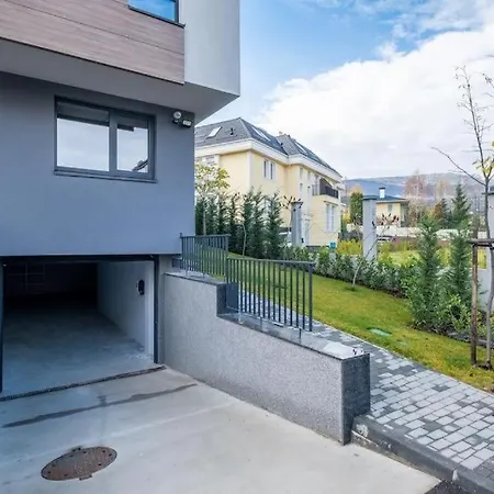 Luxurious House In An Exclusive Complex, Mount View Villa *