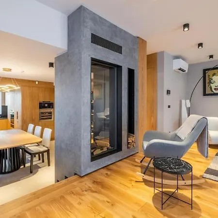 Villa Luxurious House In An Exclusive Complex, Mount View *